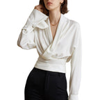 Blouse blanche femme à manches courtes bouffantes et col V