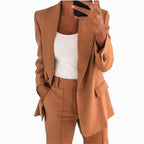 Tailleur pantalon femme, blazer col V et pantalon large, kaki