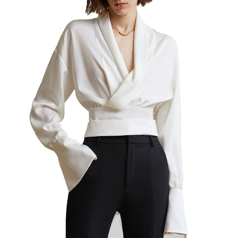 Blouse blanche femme à manches courtes bouffantes et col V