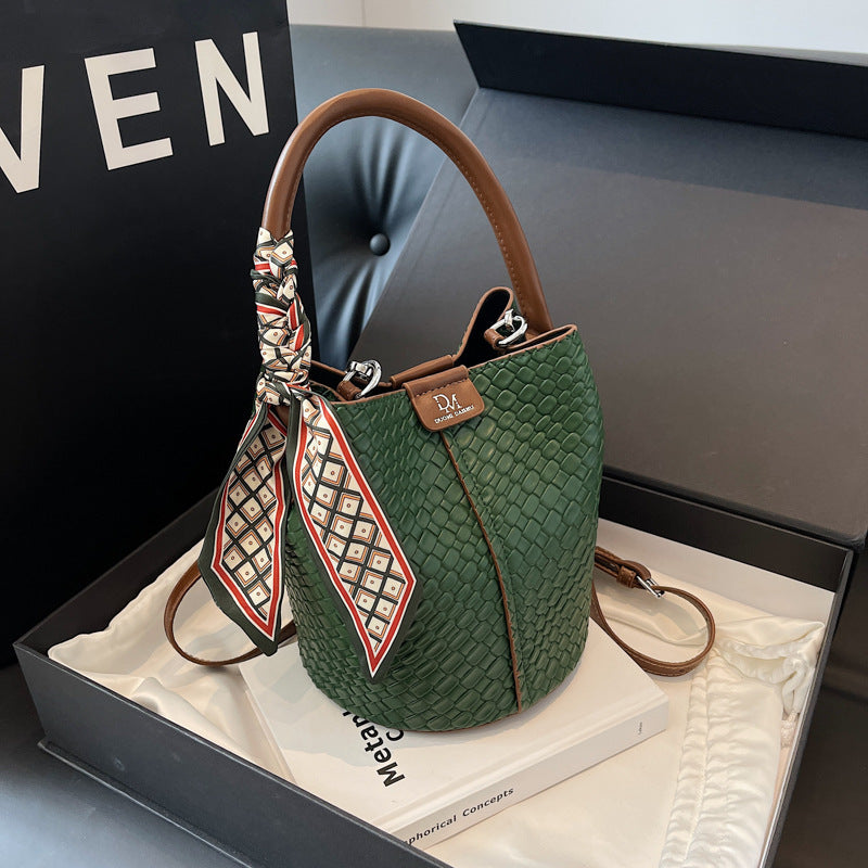 Sac seau femme tressé en similicuir, fermeture aimantée, vert