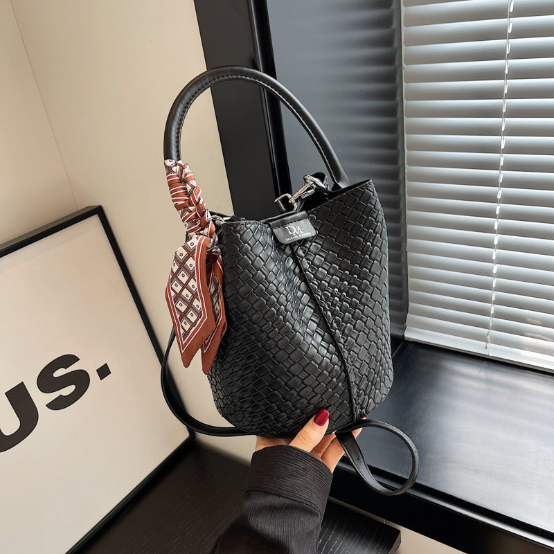 Sac seau femme tressé en similicuir, fermeture aimantée, noir