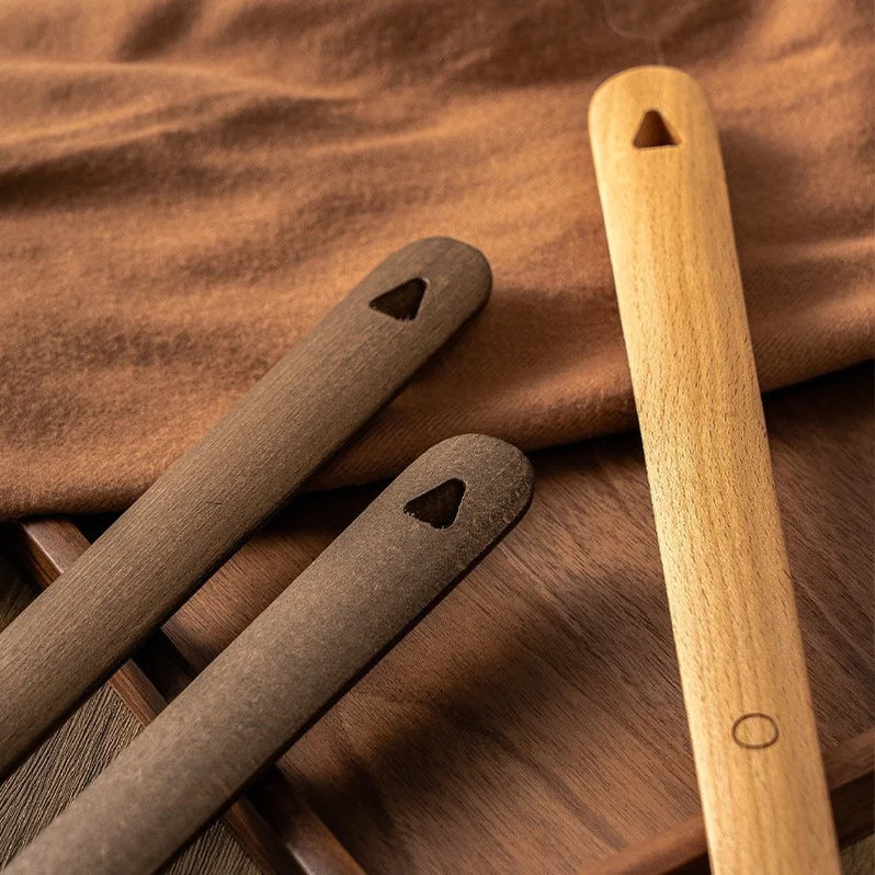 Chausse-pied long en bois à aimant, manche de 55 cm