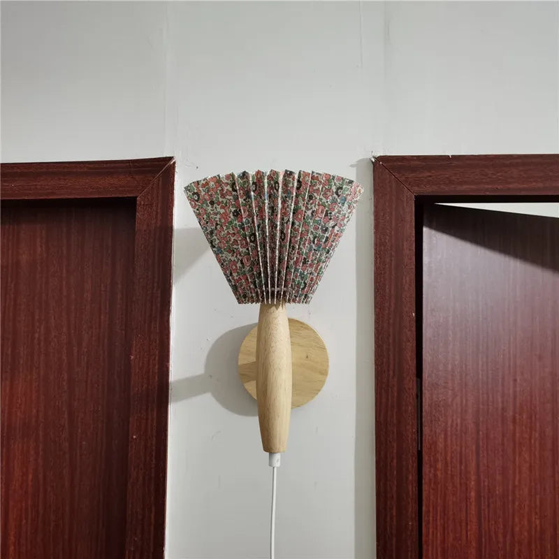 Applique murale nordique en bois, abat-jour plissé en tissu, LED