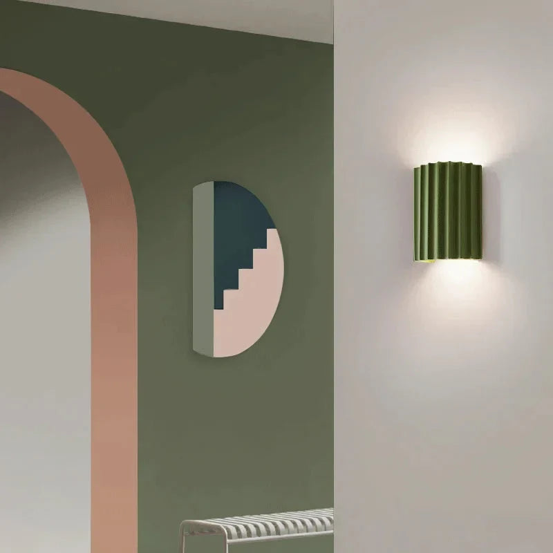 Applique murale LED en résine, quatre coloris, blanc chaud ou froid