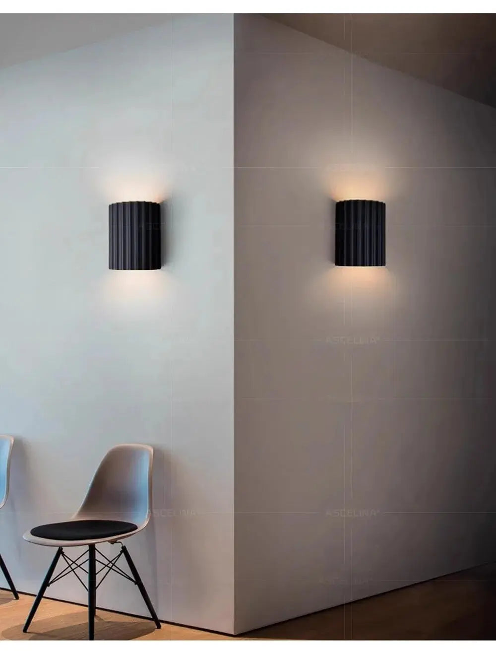 Applique murale LED en résine, format compact 16,5 x 14 x 8 cm