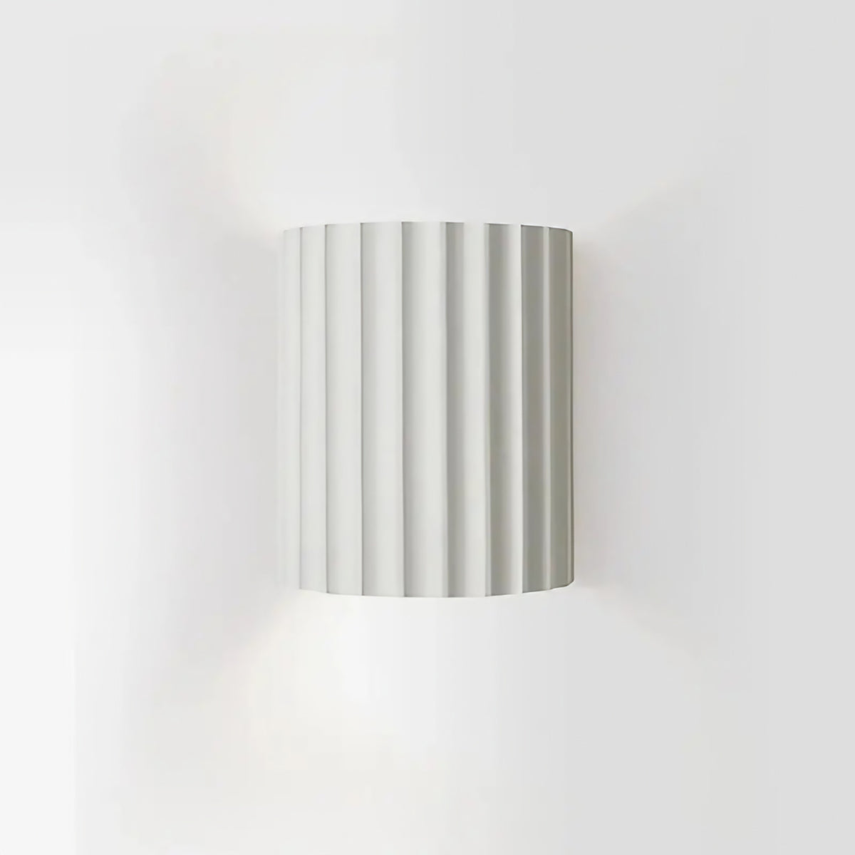 Applique murale LED en résine, format compact 16,5 x 14 x 8 cm, blanc