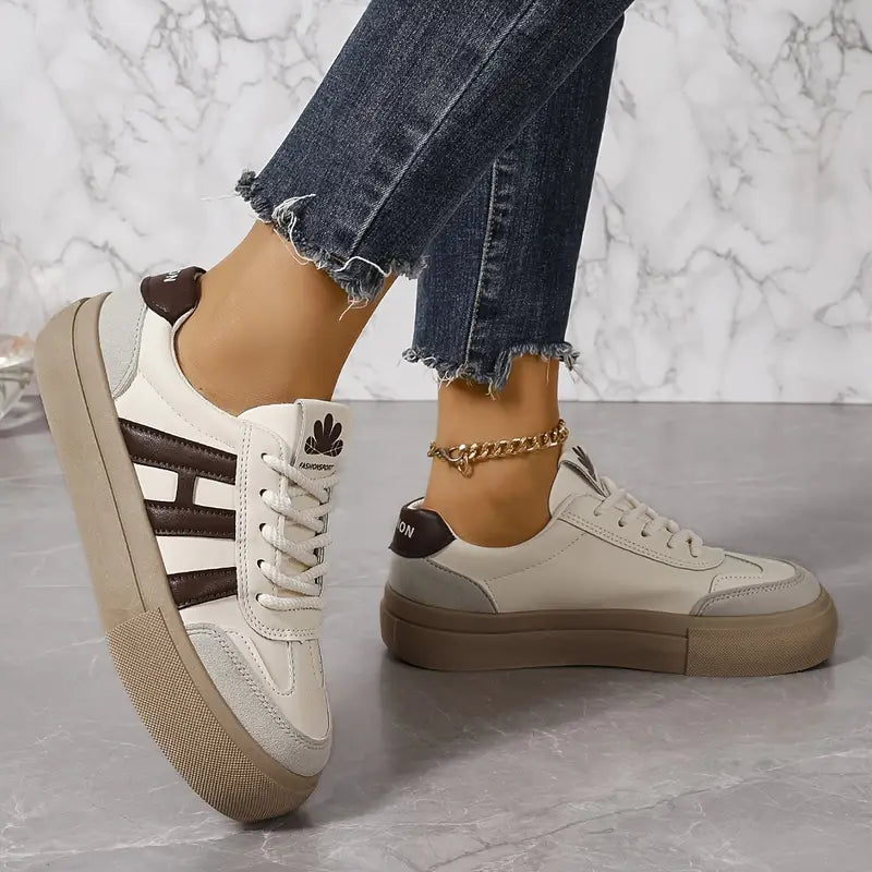Baskets femme confortables, coloris bleu ou marron, du 36 au 42