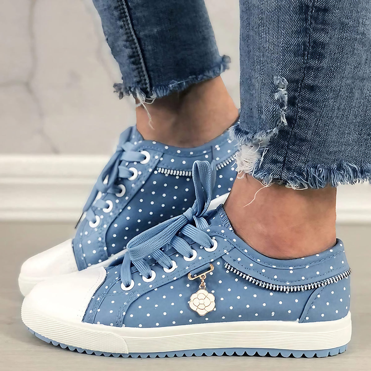 Baskets basses femme à lacets, semelle rembourrée, tons bleus, bleu ciel plein