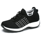 Baskets orthopédiques femme à enfiler, tige en maille extensible, noir et blanc