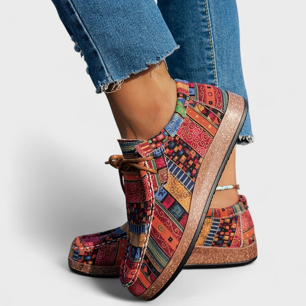Baskets orthopédiques femme légères à lacets, détails colorés