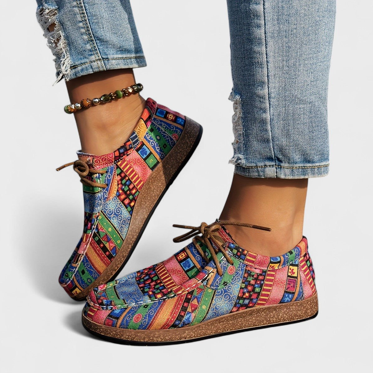Baskets orthopédiques femme légères à lacets, détails colorés