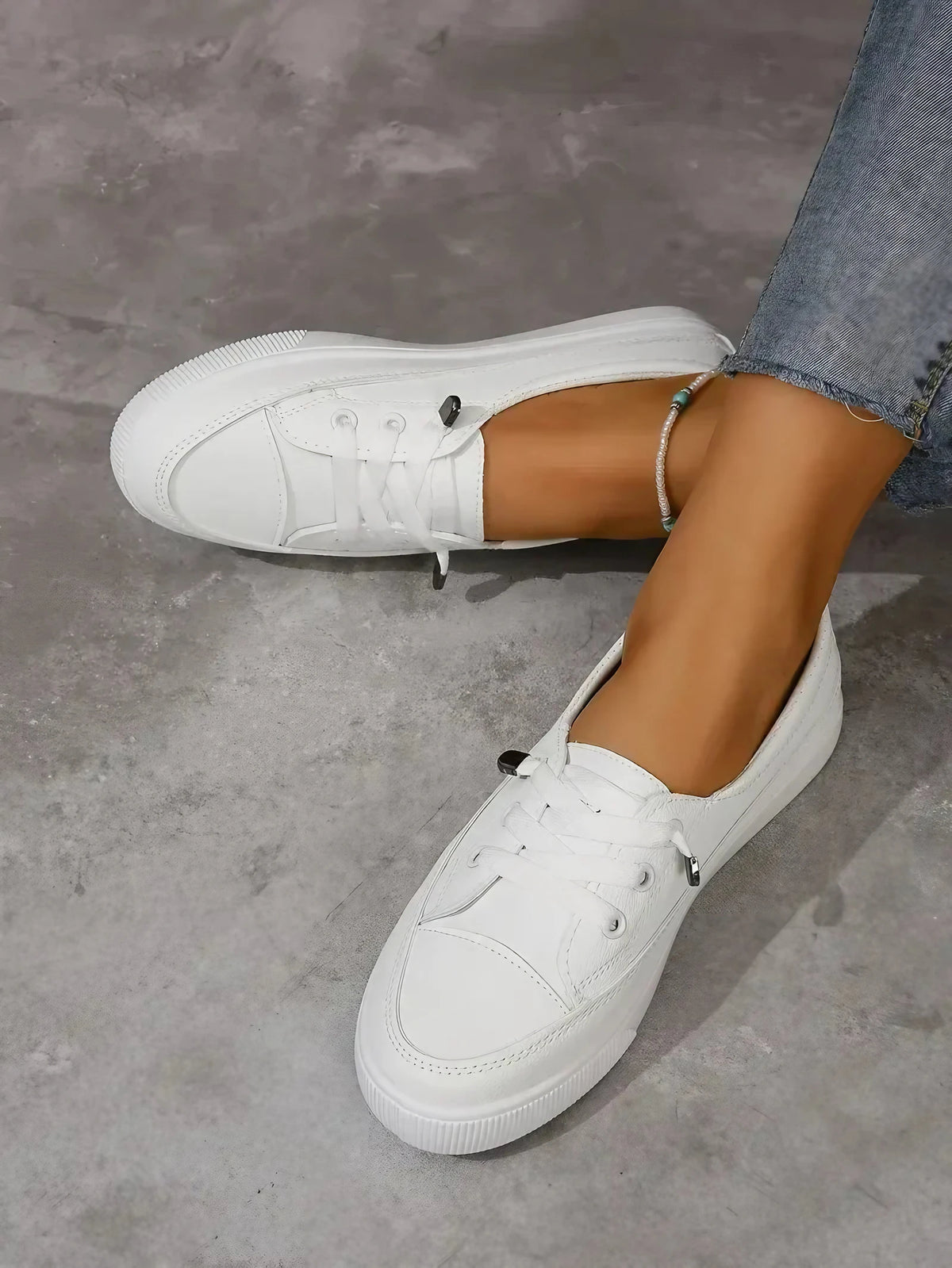 Baskets blanches femme plates à lacets, bout rond, blanc