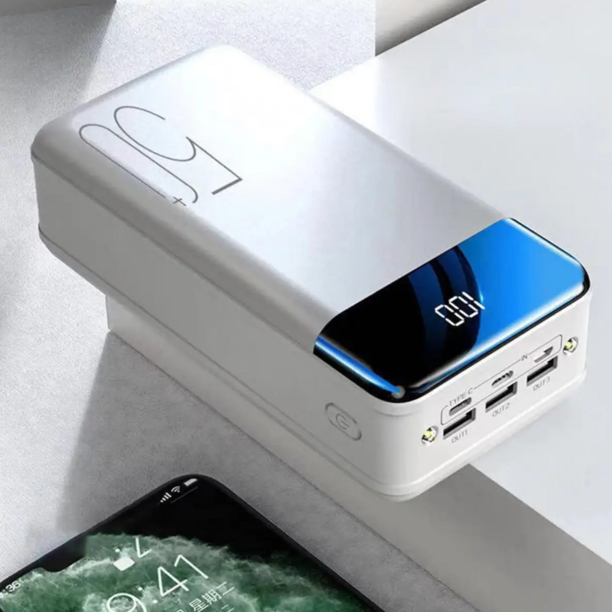 Batterie externe 30000 mAh, ports USB-C, USB-A et sortie DC, blanc