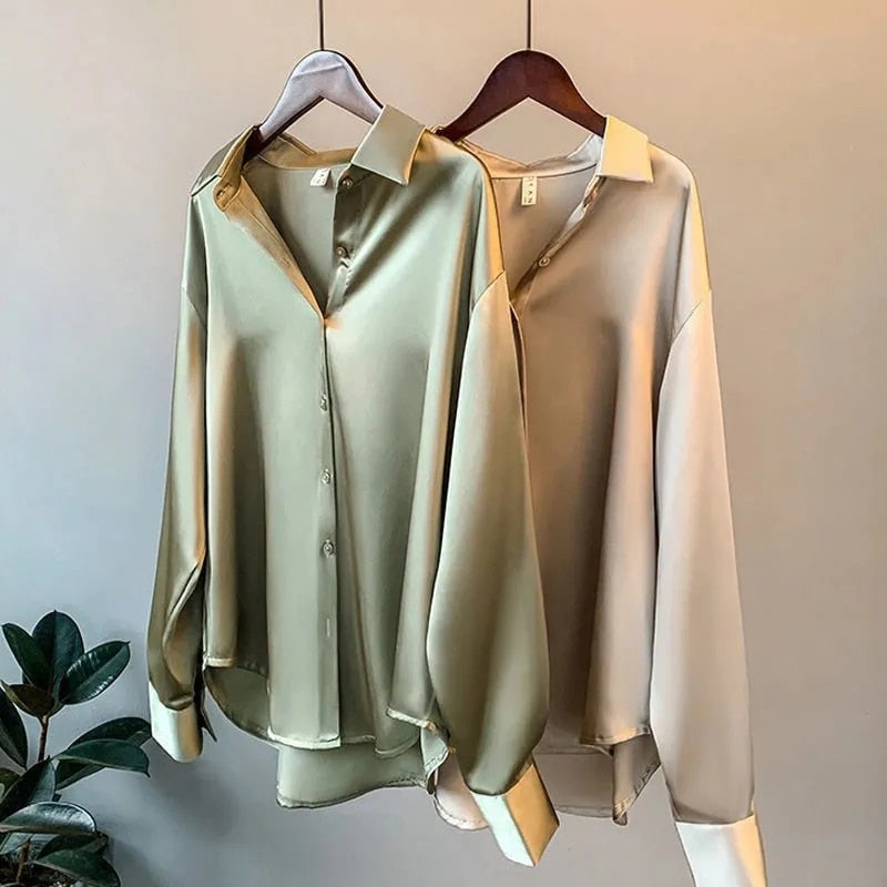 Blouse femme coupe droite, col ouvert, manches à retrousser