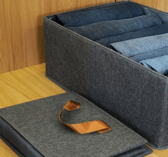 Boîte de rangement pliable pour vêtements, avec poignées