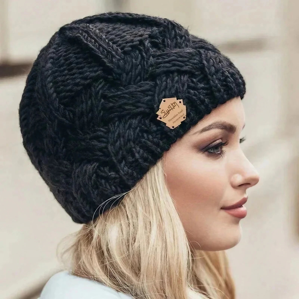 Bonnet tricoté femme, tour de tête 54 à 58 cm, sept coloris, noir