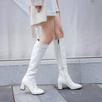 Bottes vernies femme hauteur genou, talon bloc, bout rond, blanc