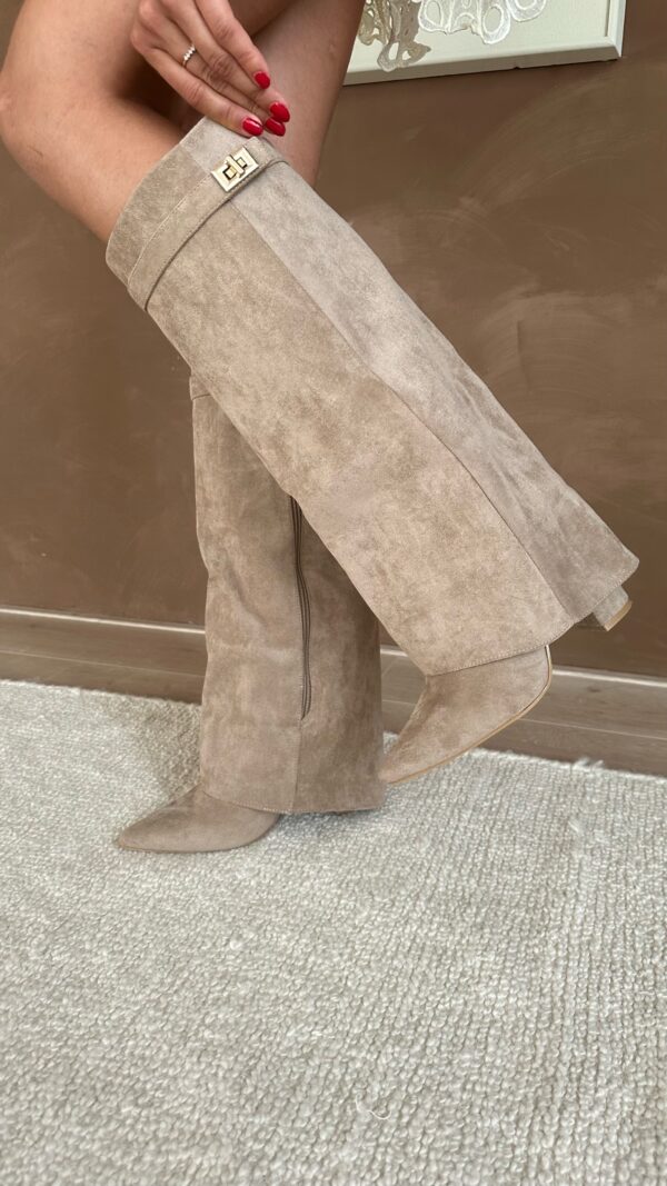 Bottes hautes femme à boucle dorée, talon compensé caché