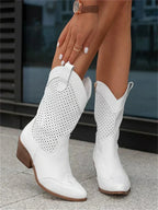 Bottes western femme perforées, talon bloc, bout légèrement pointu, blanc