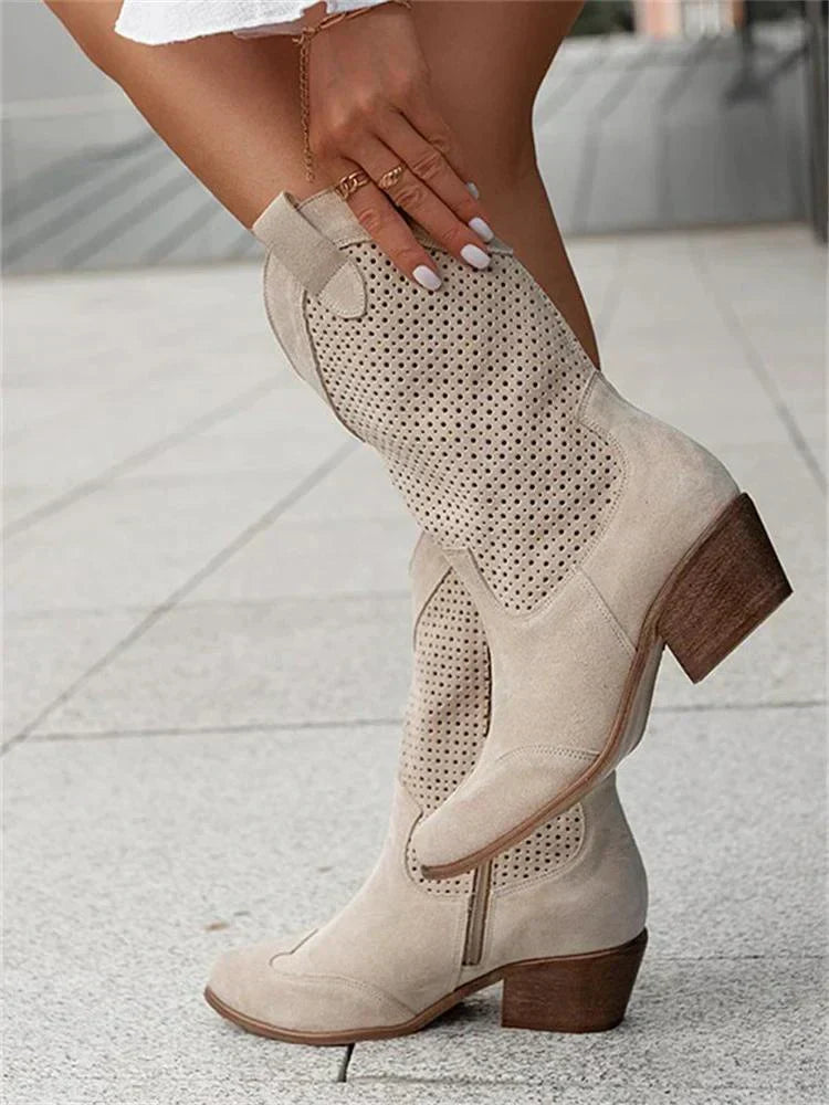 Bottes western femme perforées, talon bloc, bout légèrement pointu, beige