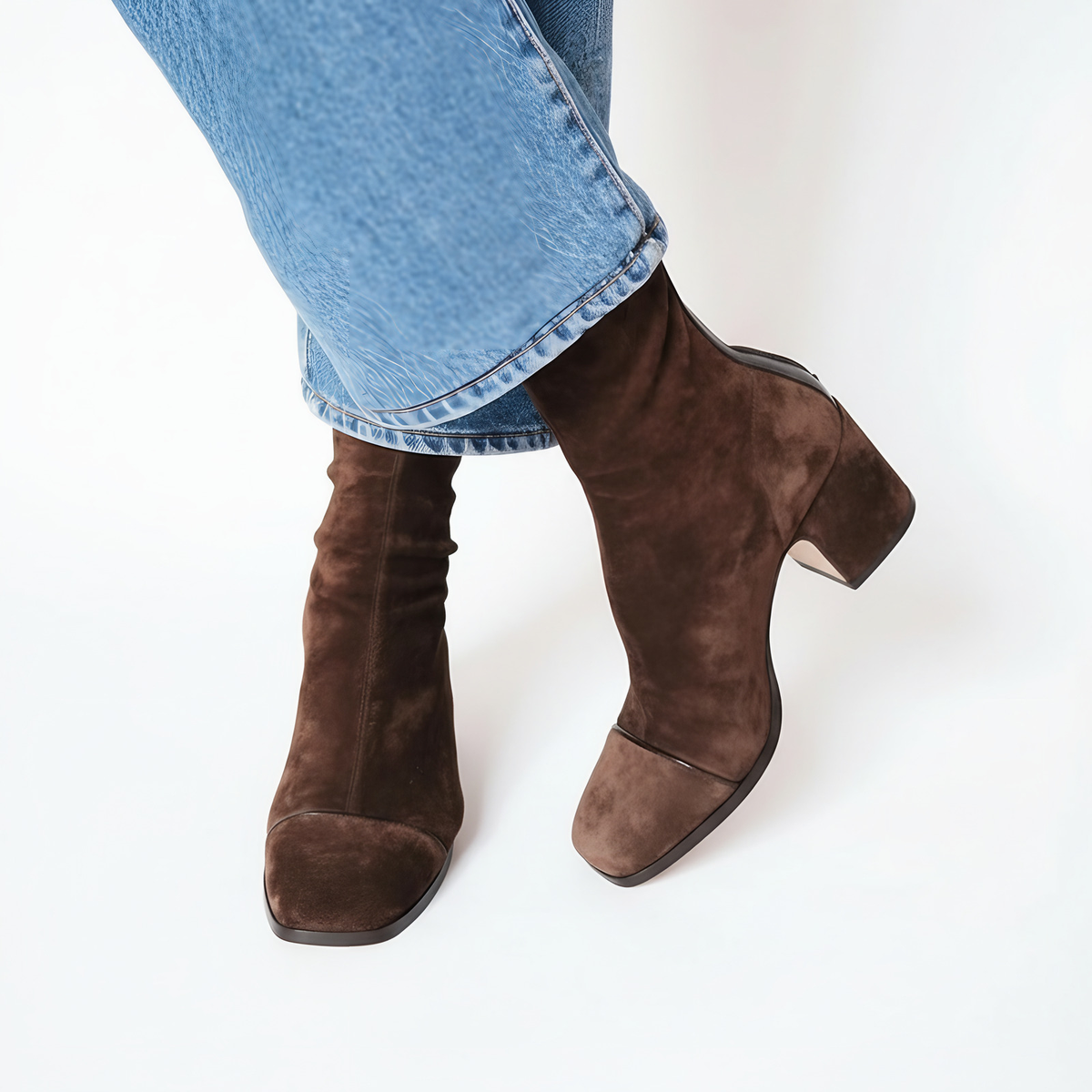 Bottines femme bout carré, talon bloc, effet suédine marron foncé, marron foncé