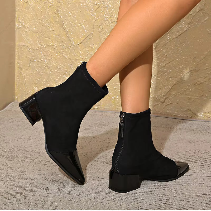 Bottines femme à talon bloc et détails brillants, noir ou marron