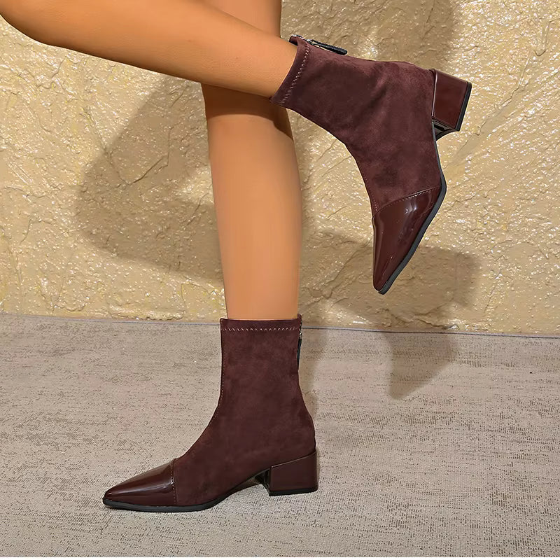 Bottines femme à talon bloc et détails brillants, noir ou marron