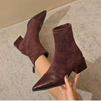 Bottines femme à talon bloc et détails brillants, noir ou marron