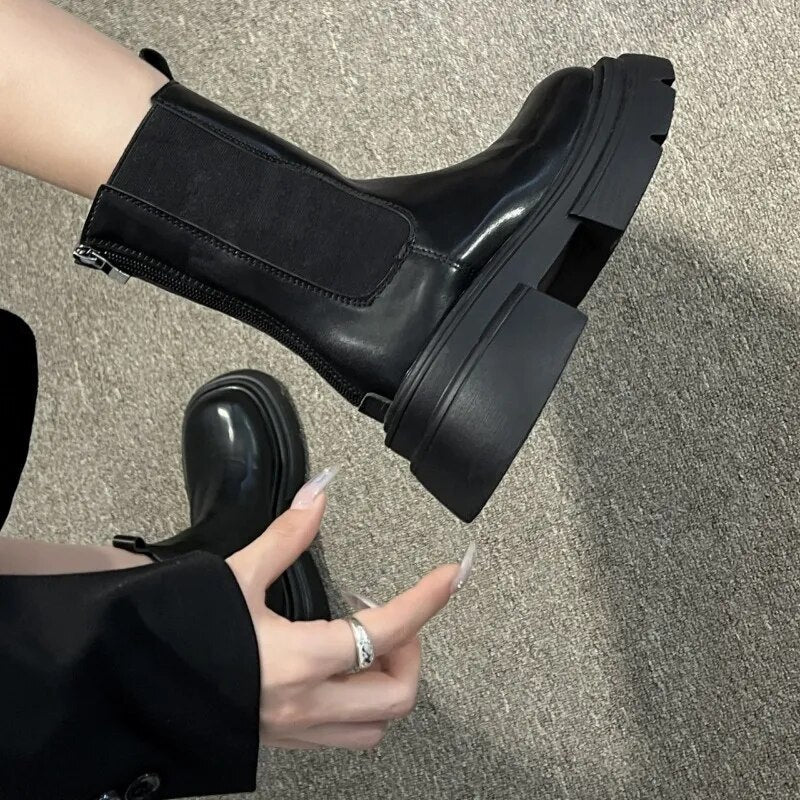 Bottines femme noires à talon carré, en similicuir