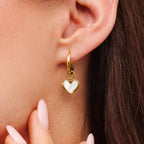 Créoles dorées femme à pendentif cœur en quartz blanc