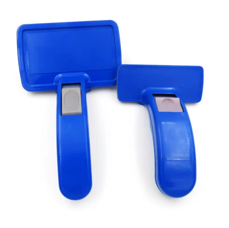 Brosse autonettoyante pour chien et chat, picots en silicone