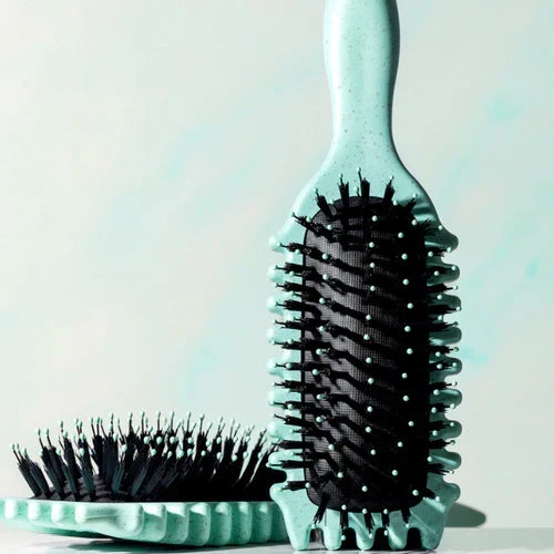 Brosse définition boucles pour cheveux ondulés, bouclés et crépus