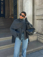 Cape femme à drapé asymétrique, fermeture à l'épaule, deux coloris
