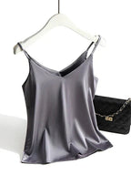 Caraco femme col V, bretelles fines réglables, coupe fluide, gris