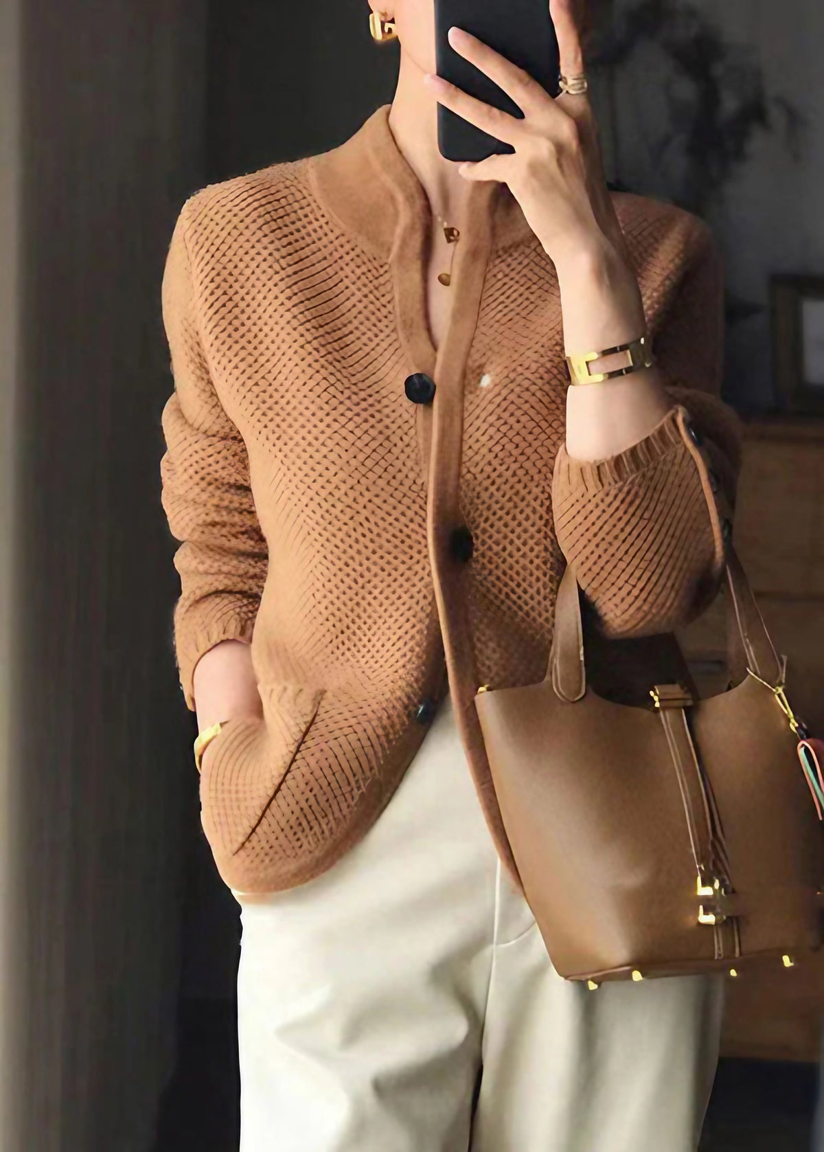 Cardigan femme coupe près du corps, blanc cassé ou marron, marron