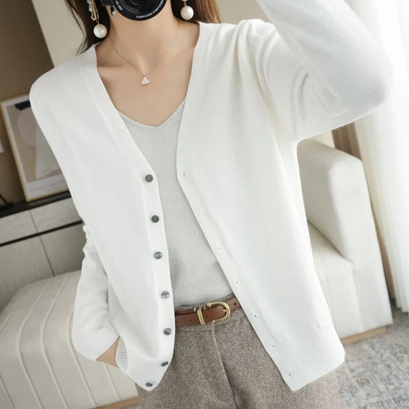 Cardigan femme col V en maille douce, seize coloris, blanc