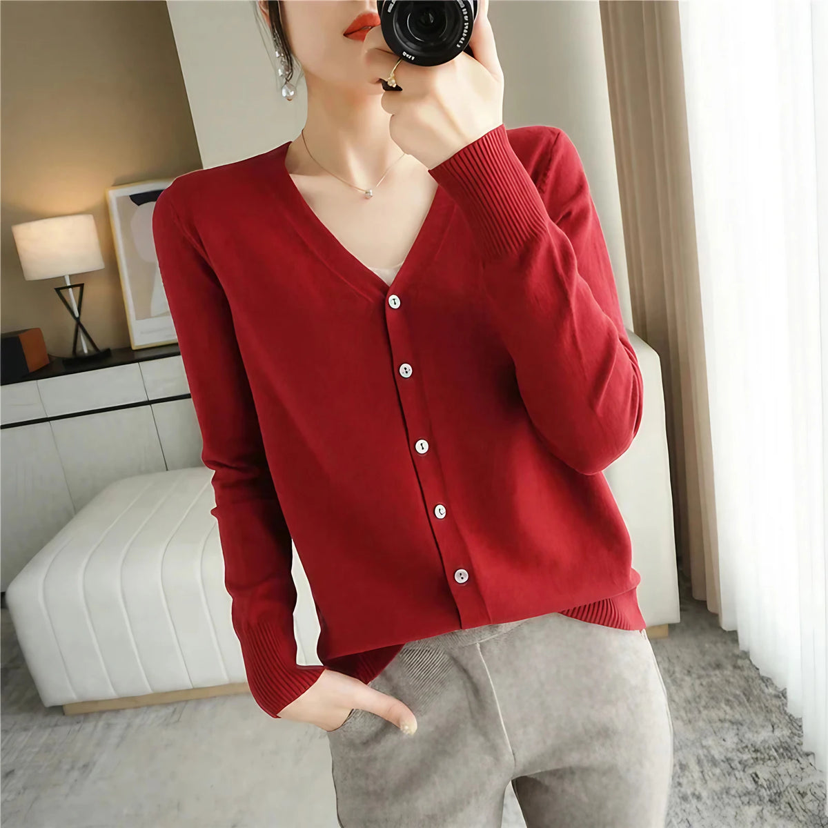 Cardigan femme col V en maille douce, seize coloris, bordeaux