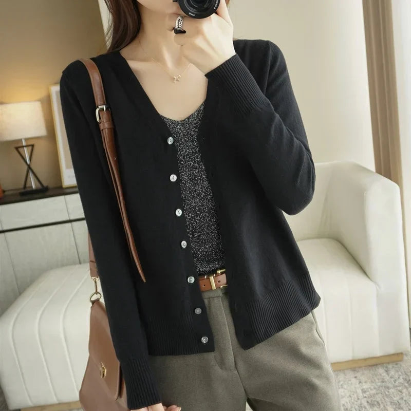 Cardigan femme col V en maille douce, seize coloris, noir
