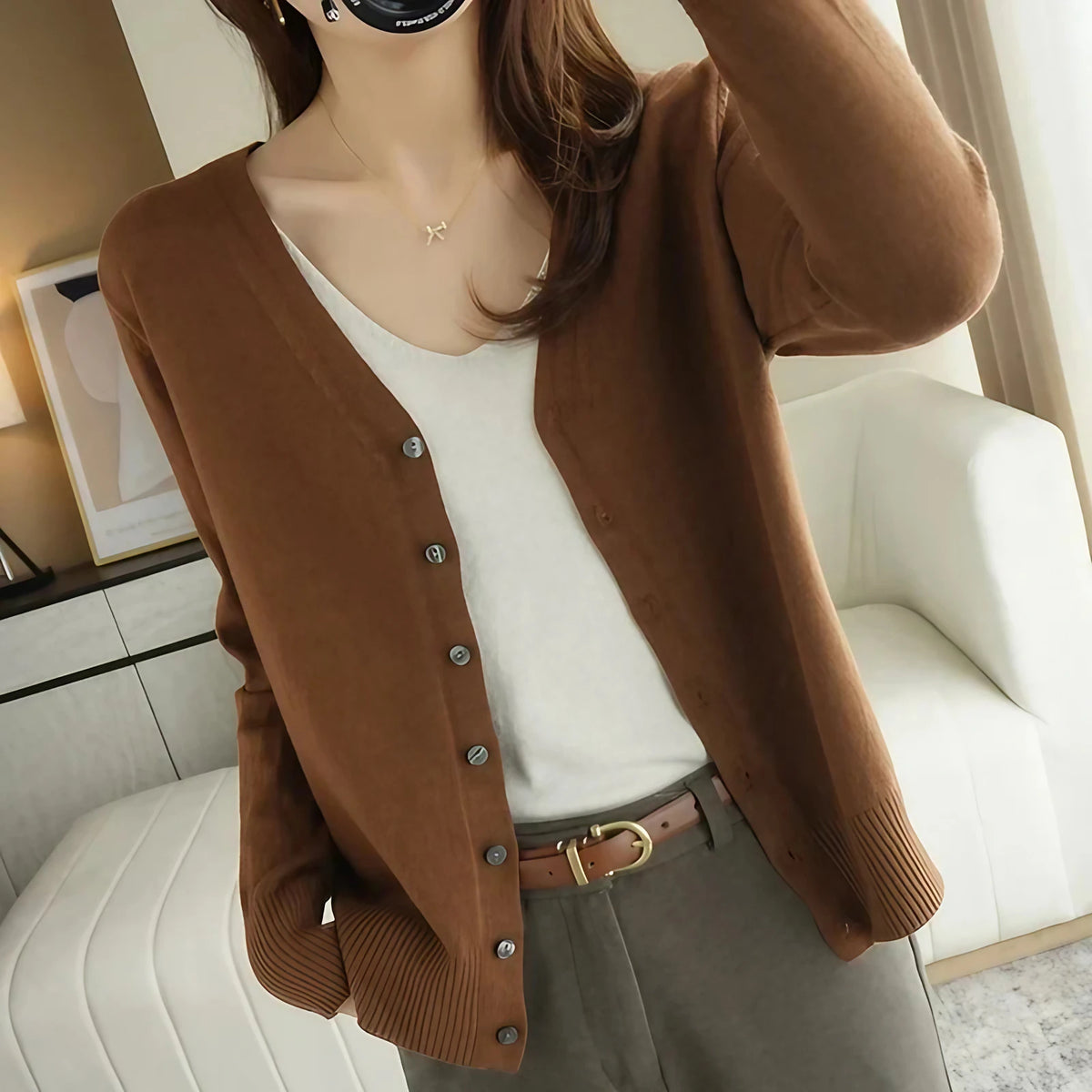 Cardigan femme col V en maille douce, seize coloris, marron