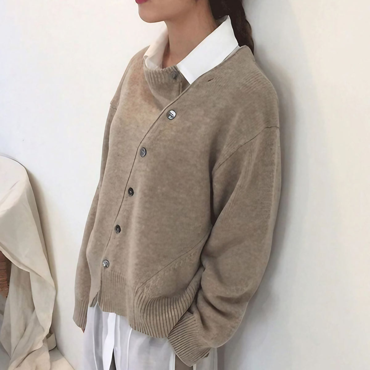 Cardigan femme enveloppant à bouton asymétrique, trois coloris, brun