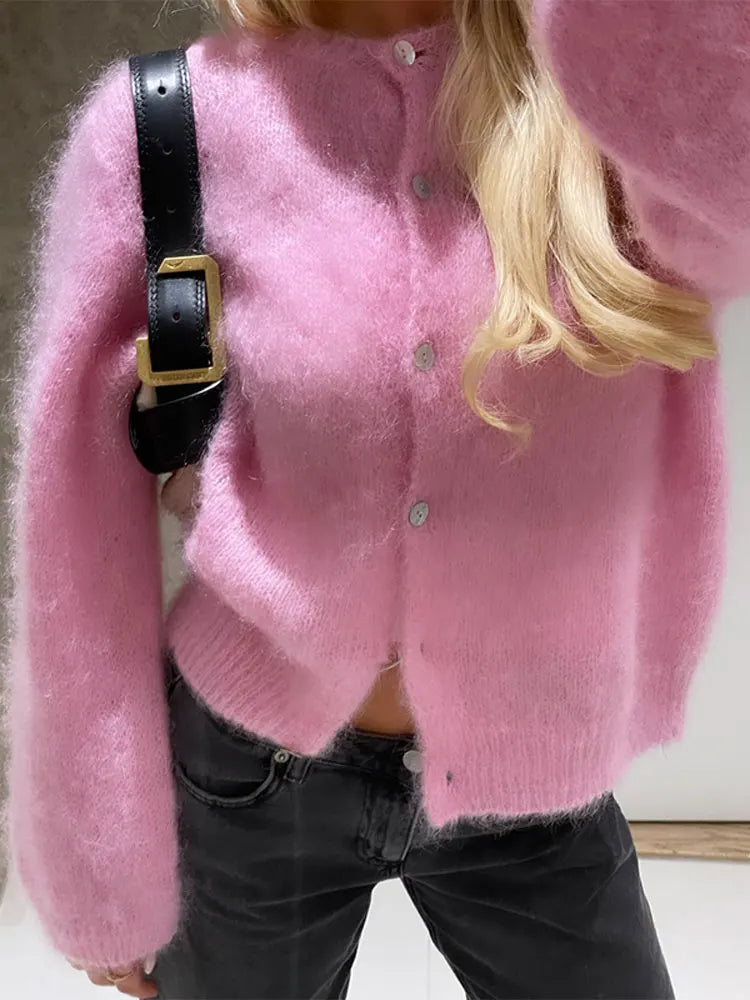 Cardigan court femme en maille rose, boutons nacrés