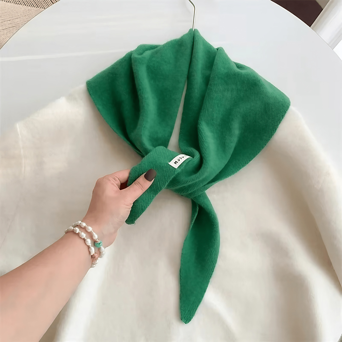 Écharpe triangle femme 110 x 38 cm, onze coloris, vert