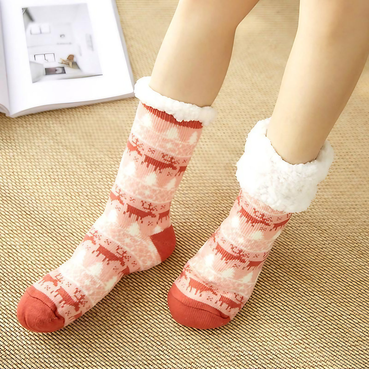 Chaussettes d'intérieur femme à semelle antidérapante, revers doux, rouge clair