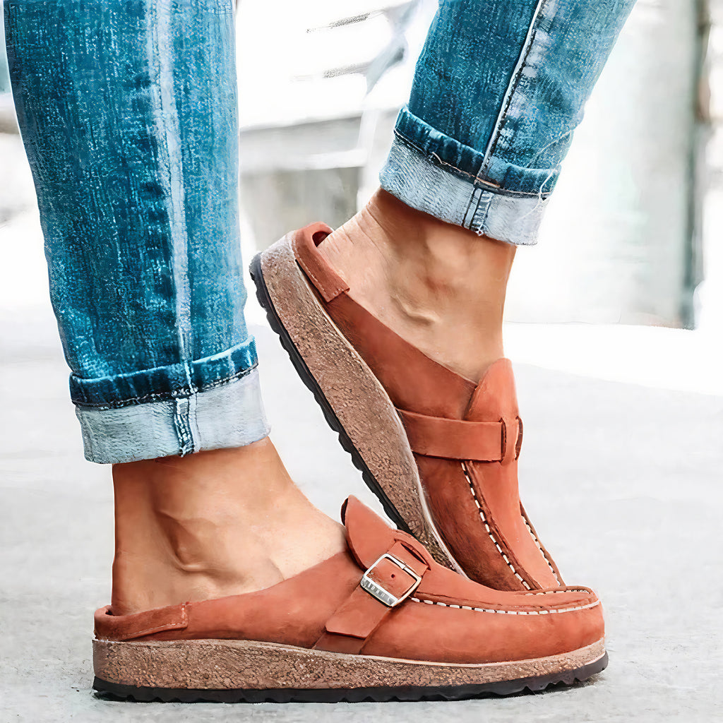 Chaussons femme à boucle, semelle intérieure qui épouse le pied, rouge