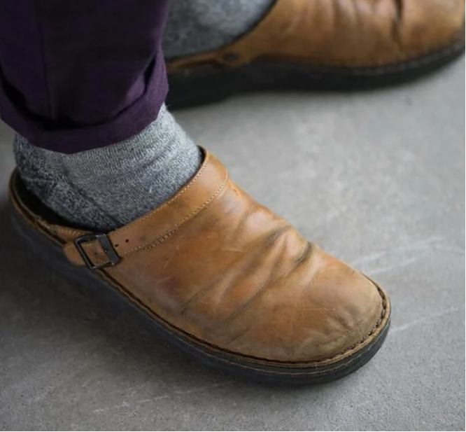 Chaussons à chaussant large et semelle rembourrée, du 38 au 47