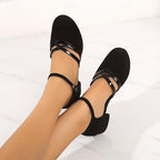 Chaussures de danse femme noires à talon bas et bride réglable