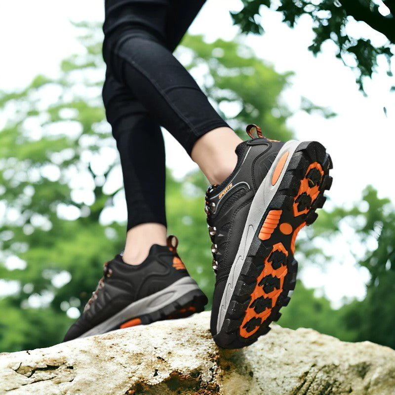 Chaussures de marche femme à lacets, semelle crantée