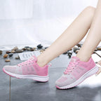 Chaussures de marche femme à enfiler, tige à la cheville