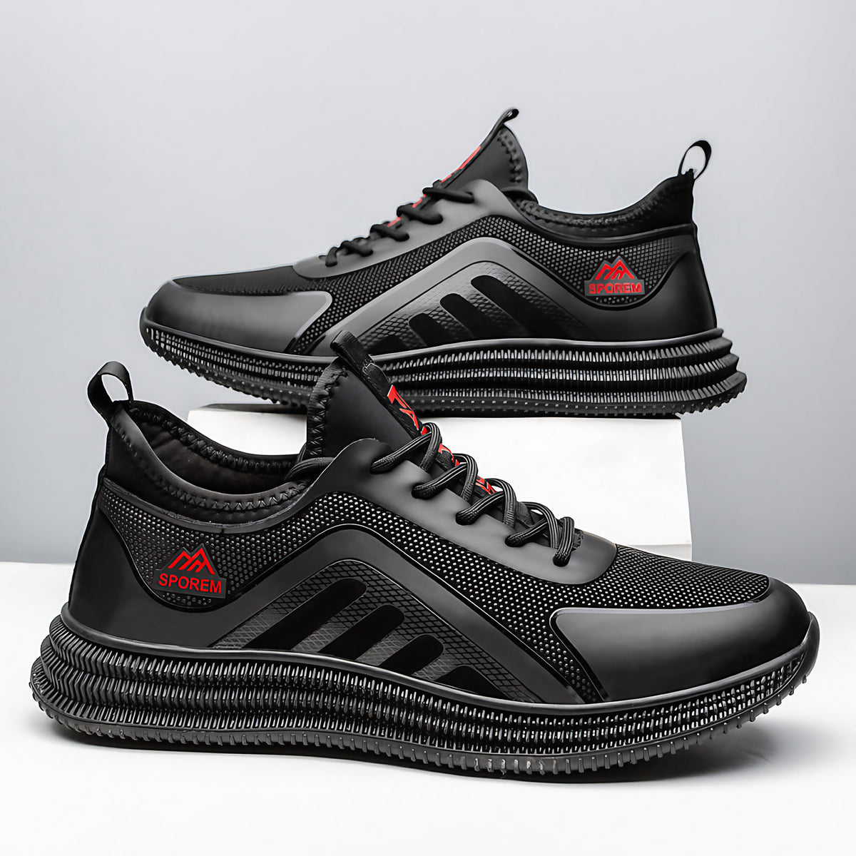 Chaussures de sport homme à semelle flexible et lacets plats, noir et rouge