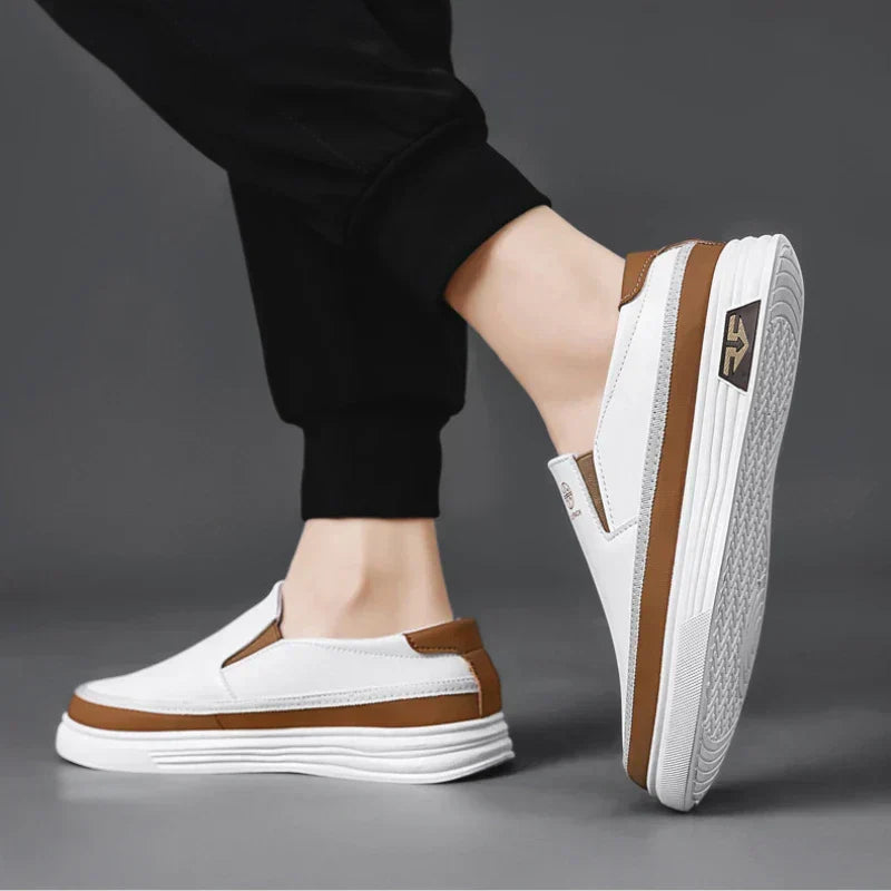 Chaussures orthopédiques homme à enfiler, blanc ou noir